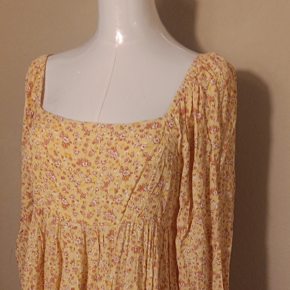 NWT. Riviera Peach Floral Long Sleeve Dress - Picture 5 of 10